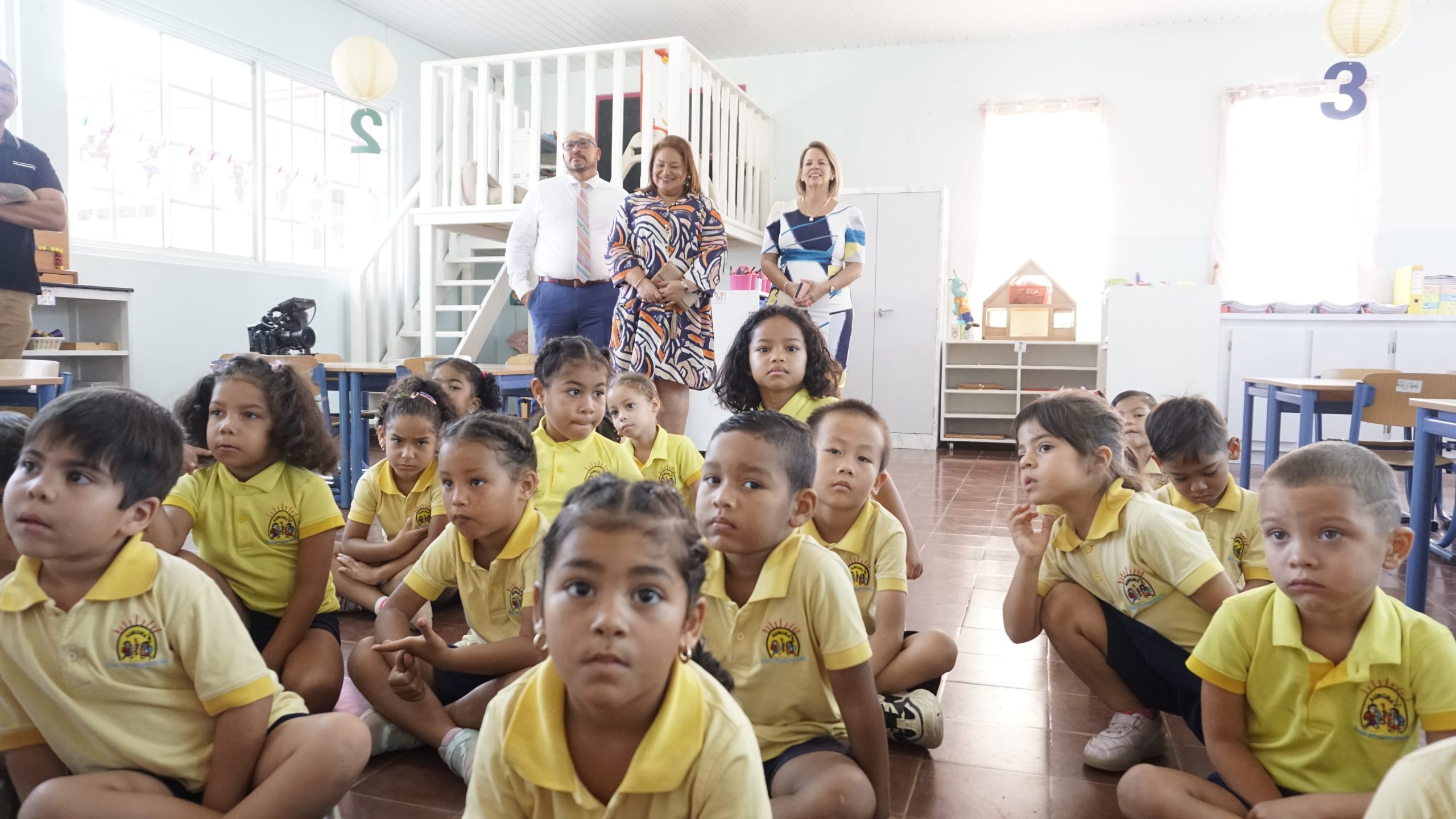 Prome Minister Ta Felicita Aurora Kleuterschool Como Un Di E Scolnan Ganador Di E Campaña Di Edutech 162 Mp Aurora Edutech 4 Scaled