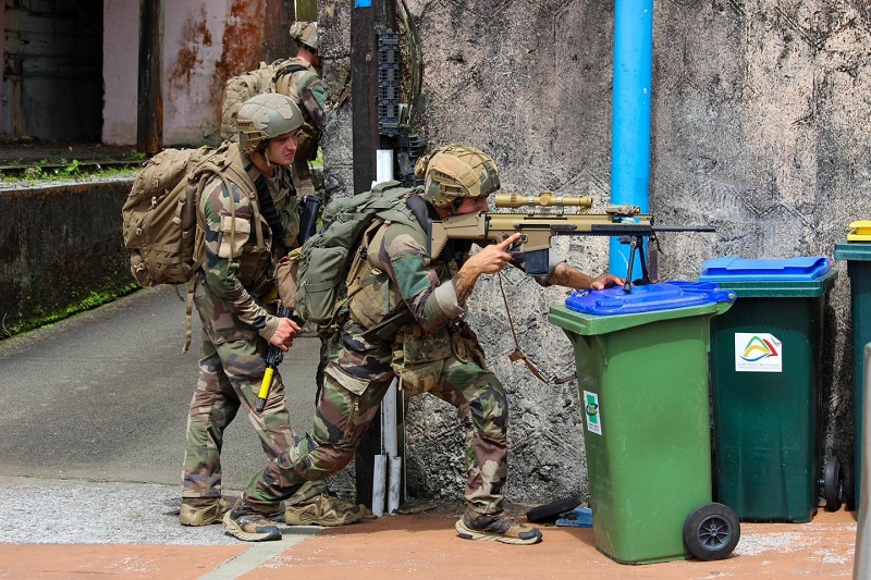 Mariniernan Di Sint Maarten A Train Hunto Cu E Mariniernan Franses Na Martinique