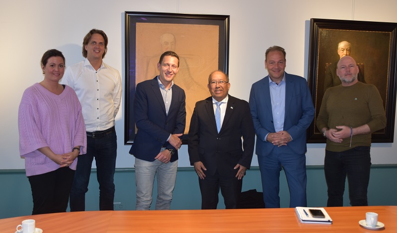 Minister Thijsen A Reuni Cu Comerciantenan Na Zwolle