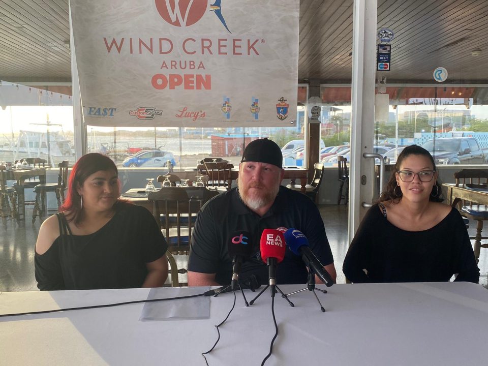 Sidney Ponson Kier Duna Bek Na Comunidad Principalmente Na Esunnan Den Mas Necesidad