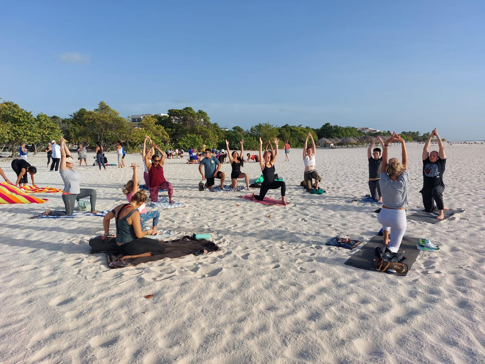 Yoga Gratis Pa Comunidad Diasabra 24 Juni