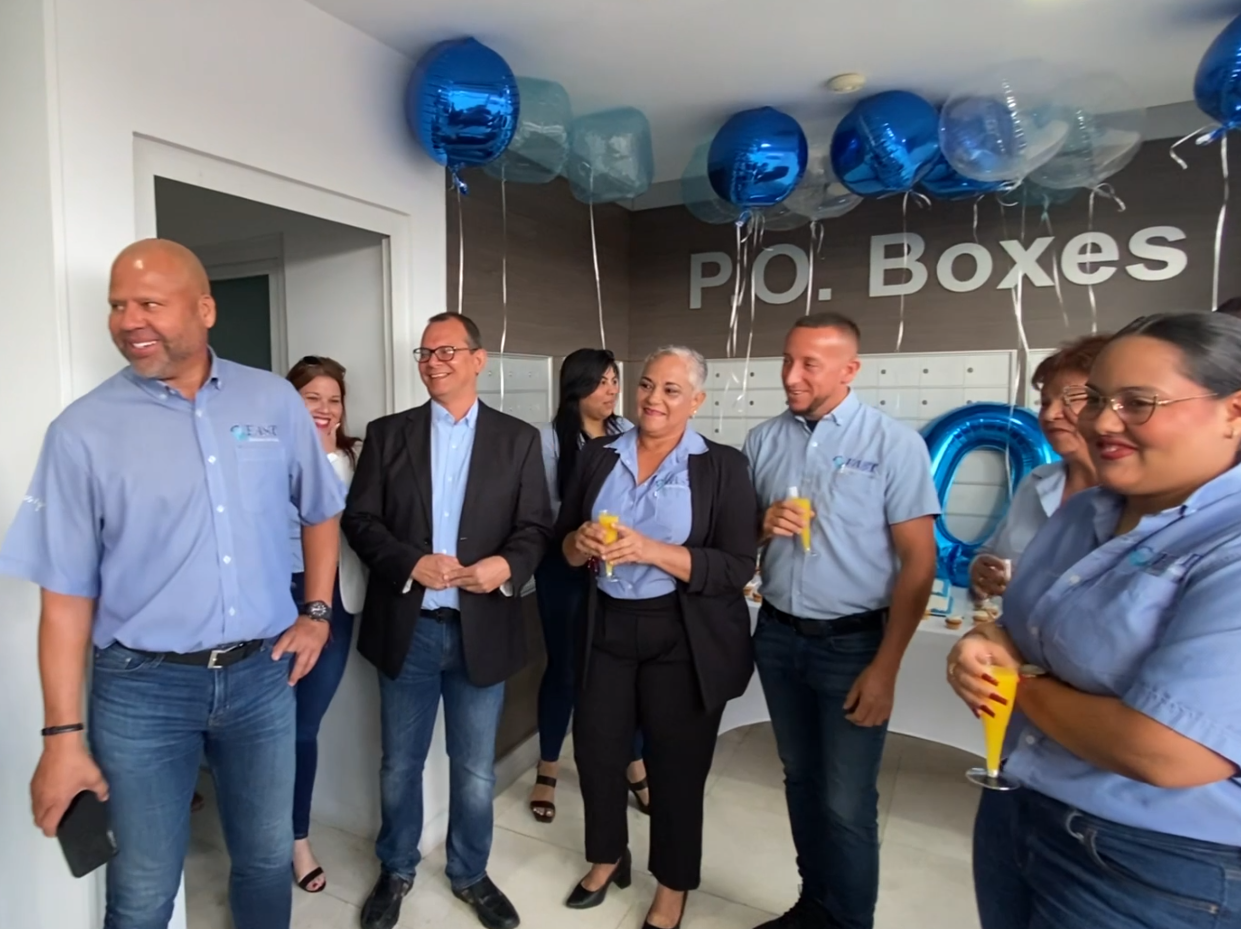 Richard (Gigi ) Helder: Un Danki Na Un Y Tur Cu A Contribui Cu Awe Fast Delivery Por Celebra Su 20 Aniversario 160 Richard Helder 1
