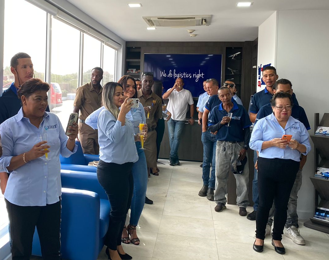 Richard (Gigi ) Helder: Un Danki Na Un Y Tur Cu A Contribui Cu Awe Fast Delivery Por Celebra Su 20 Aniversario 161 Richard Helder 2