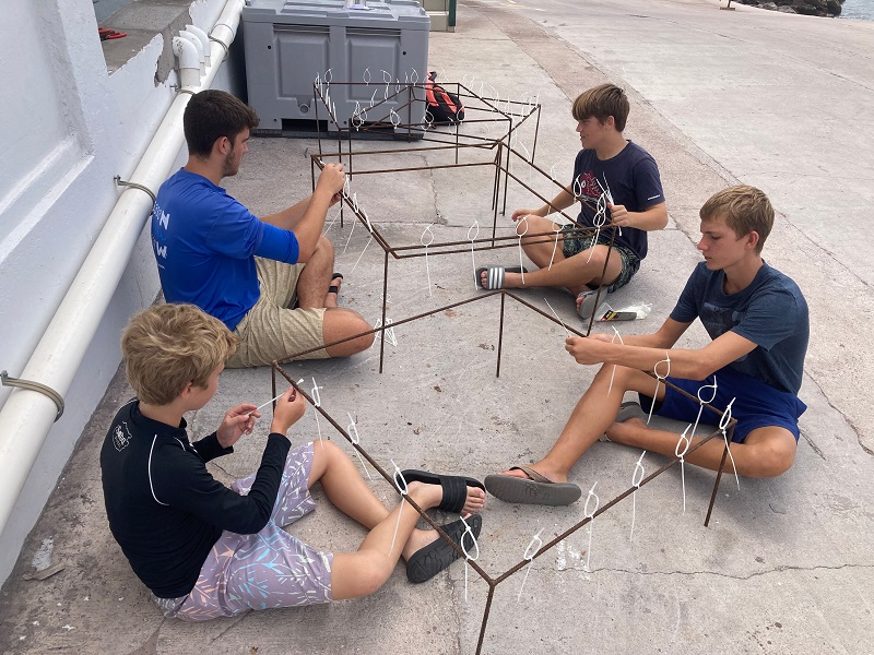 Yelp23 Preparing Frames For Coral Fragments