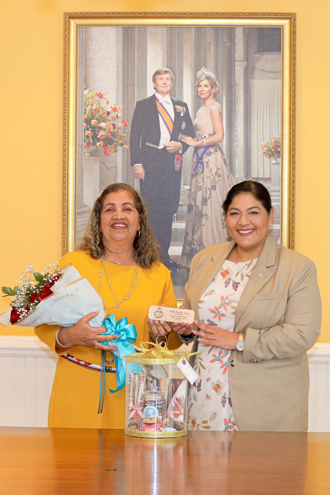Minister Maduro Ta Felicita Marlene Lampe Kende A Cumpli 45 Aña Den Servicio Di Gobierno 164 Minister Maduro Ta Felicita Marlene Lampe Kende A Cumpli 45 Ana Den Servicio Di Gobierno.4