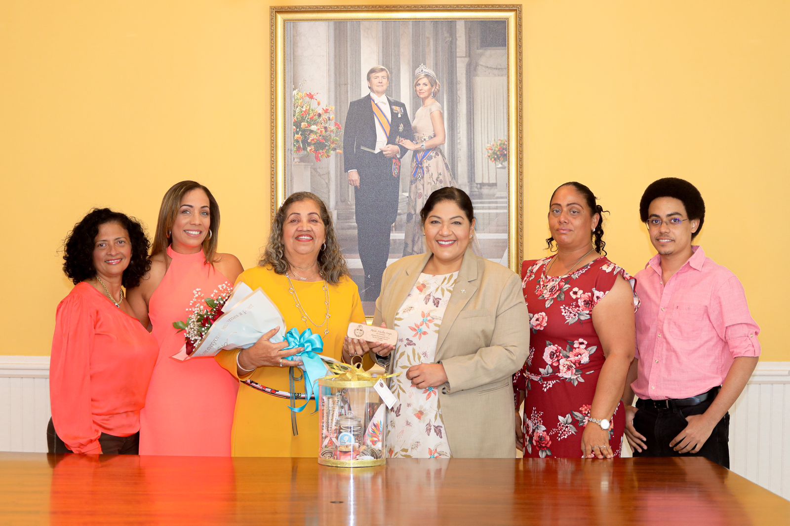 Minister Maduro Ta Felicita Marlene Lampe Kende A Cumpli 45 Aña Den Servicio Di Gobierno 165 Minister Maduro Ta Felicita Marlene Lampe Kende A Cumpli 45 Ana Den Servicio Di Gobierno.55