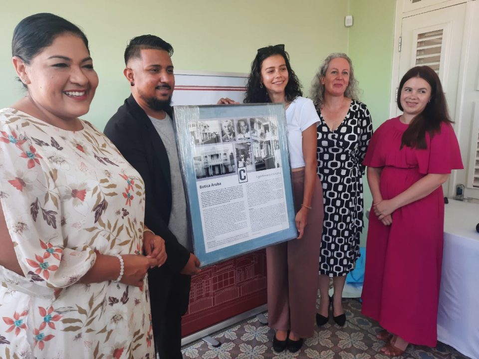 Minister Di Cultura Xiomara Maduro 1
