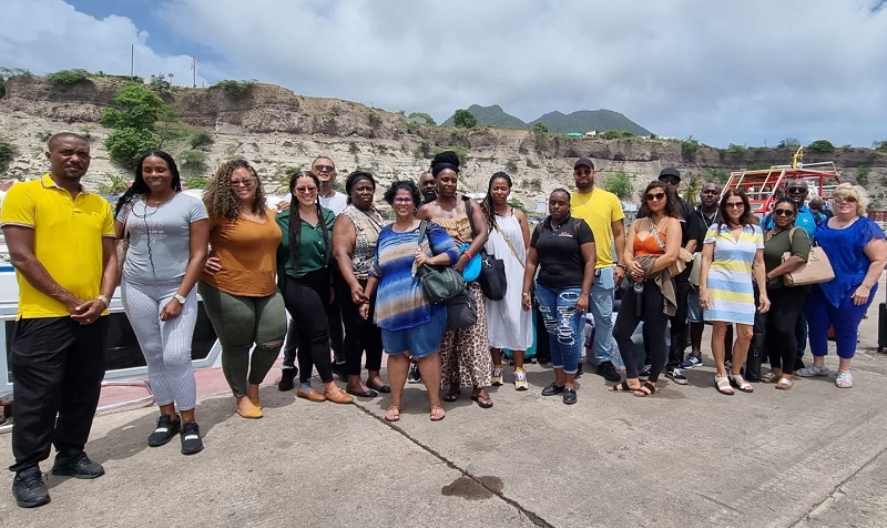 Comerciantenan Di Saba Y Comisionado Di Turismo A Biaha Pa St. Kitts