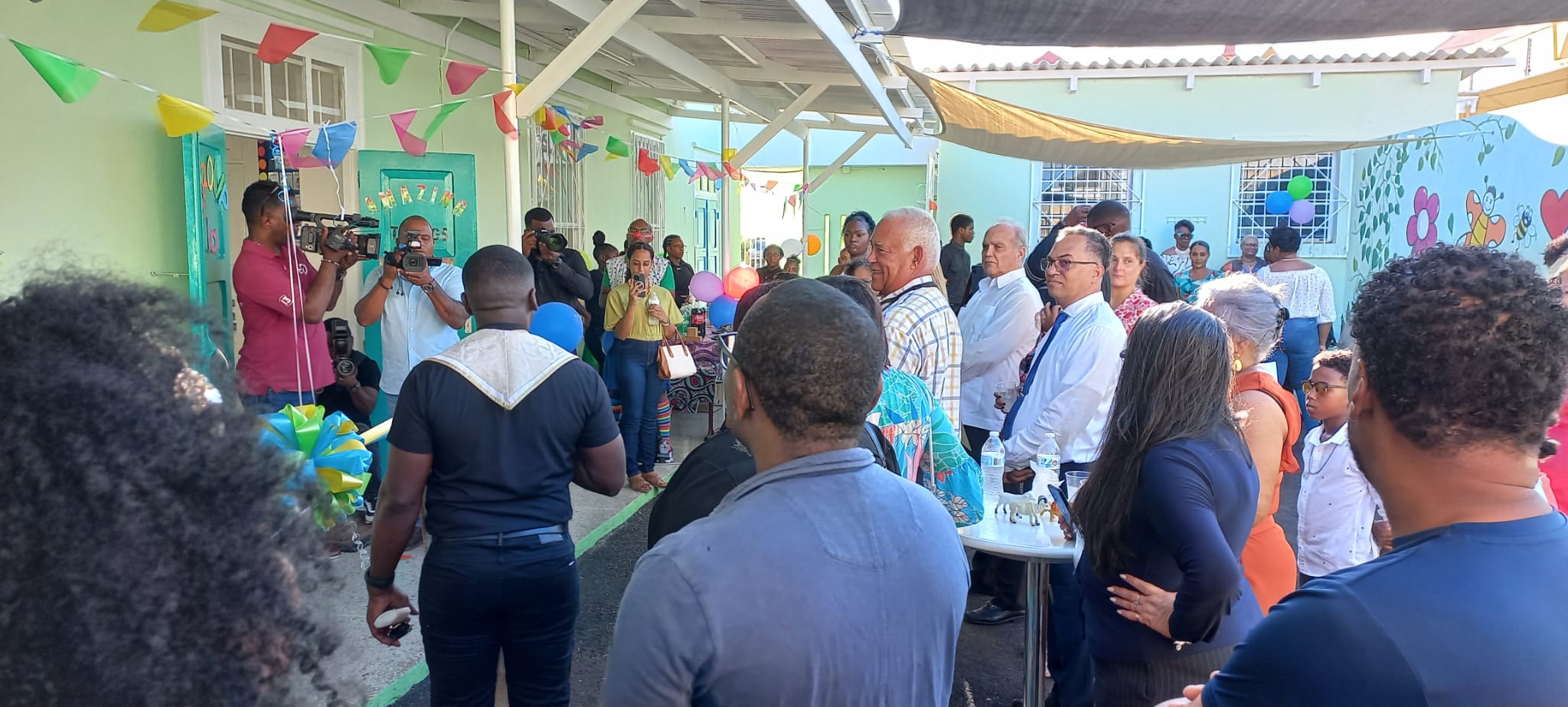 Despues Di A Mustra Cu Ingles Ta Importante Pa Nos Hubentud, Futuro Di Nos Economia I Puesto Di Trabou English Immersion School-St. Antonius College 161 English Immersion School 2 Sept 23