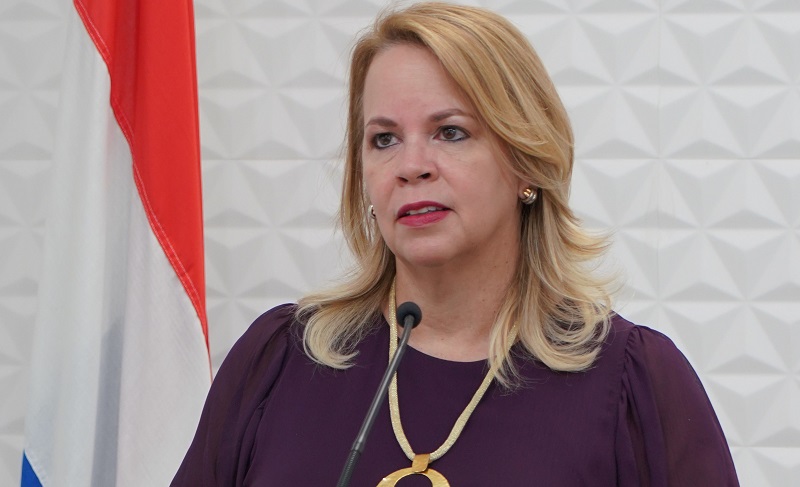 Prome Minister Evelyn Wever Croes 1