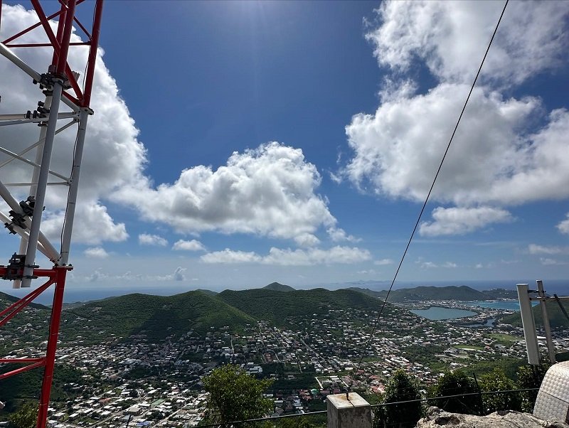 Prome Minister Silveria Jacobs A Haci Bishita Na Rada Nobo Riba Punta Di St. Peters Hill Di St Maarten 161 Pap Prome Minister Silveria Jacobs A Haci Bishita Na Rada Nobo Riba Punta Di St. Peters Hill Di St Maarten .2 1