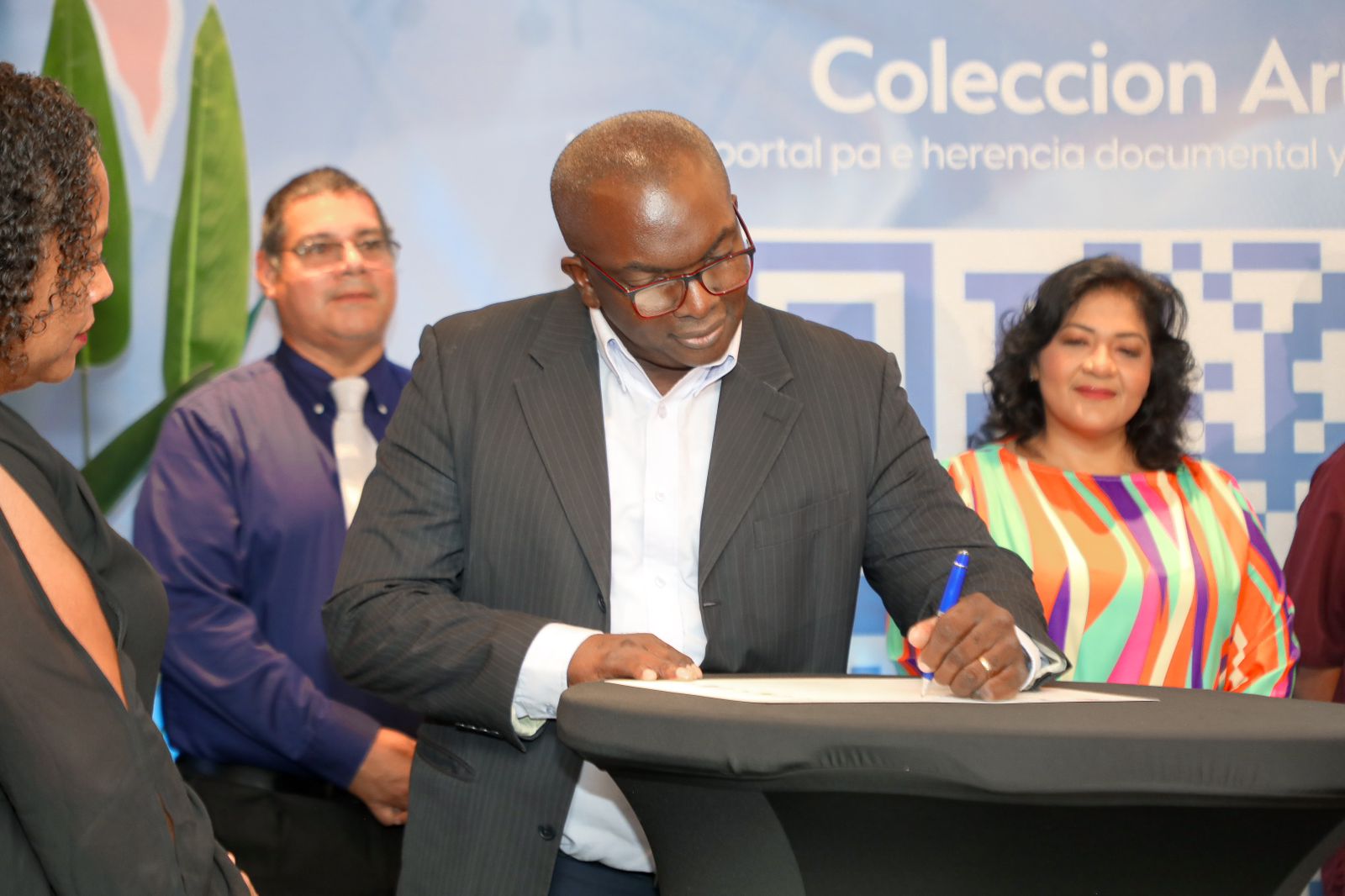 Minister Maduro Di Cultura Ta Informa: Diferente Instancia Ta Colabora Pa Haci E Plataforma Digital Coleccion Aruba Posibel 165 Lansamento Coleccion 08