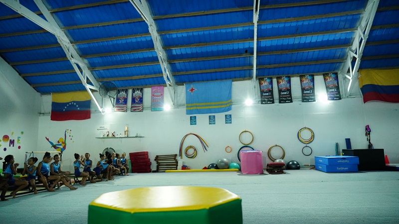 Minister Endy Croes A Bishita E Atletanan Di Gihae Gymnastics .8