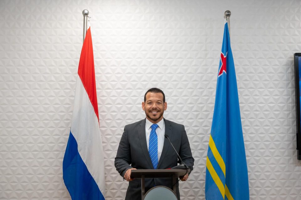 Minister Rocco Tjon 2