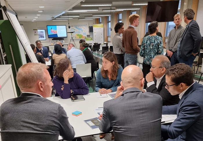 Minister Thijsen A Participa Na Session Di Koninkrijkszaken Haagse Hogeschool