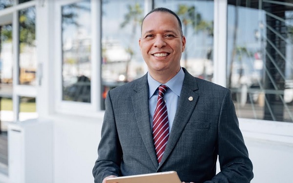 Parlamentario Marco Berlis.3