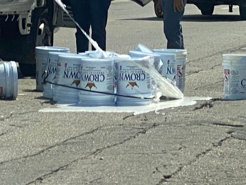 Pick –Up Yen Di Verf A Break Y Algun Emmer Di Verf A Cay Riba Caminda 3