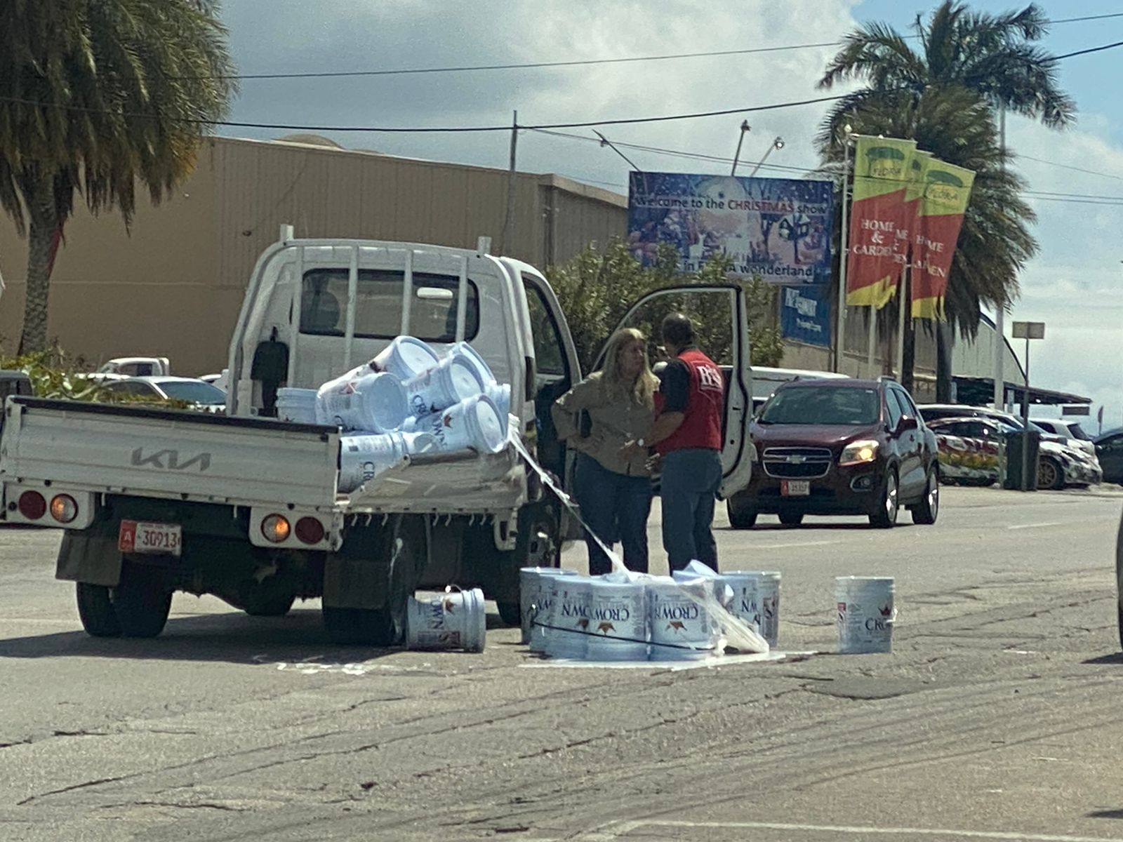 Pick –Up Yen Di Verf A Break Y Algun Emmer Di Verf A Cay Riba Caminda.6 1