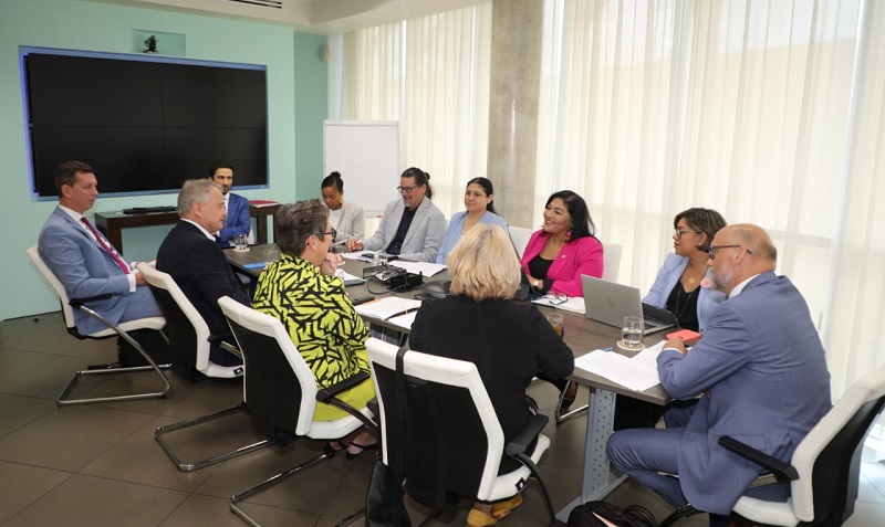Minister Maduro A Reuni Cu Caft Pa Repasa E Trabounan Cu Ta Wordo Haci Pa Mehora E Finansa Publico Di Aruba 160 Reunion Cu Caft .6