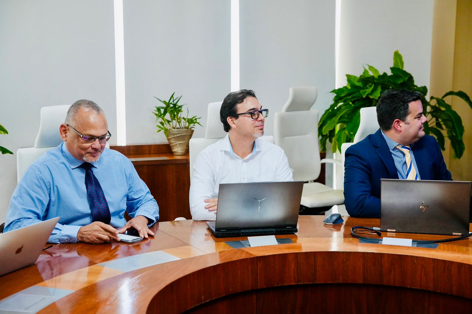 Minister President Y Minister Di Finansa A Wordo Informa Di E Trayecto Exitoso Di Digitalisacion Na Departamento Di Impuesto 167 Trayecto Exitoso Di Digitalisacion Na Dimp 09