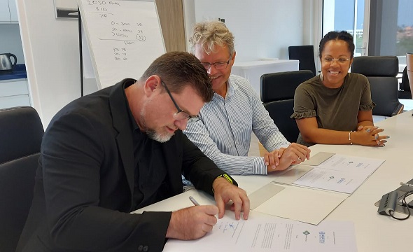 Universidad Di Aruba (Ua) Ta Orguyoso Pa Anuncia Firmamento Di Un ‘Memorandum Of Understanding’ (Mou) Cu Sedi ‘Energy Y Science Foundation’ (Esf) 160 Universidad Di Aruba Ua Ta Orguyoso Pa Anuncia Firmamento Di Un ‘Memorandum Of Understanding Mou Cu Sedi ‘Energy Y Science Foundation Esf