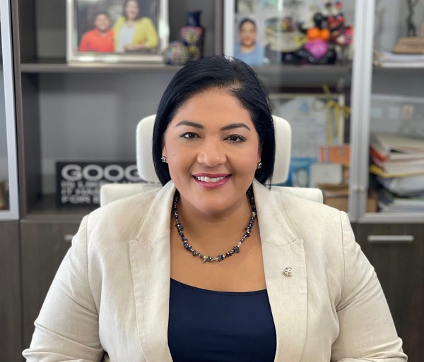 Minister Maduro Di Finansa 1