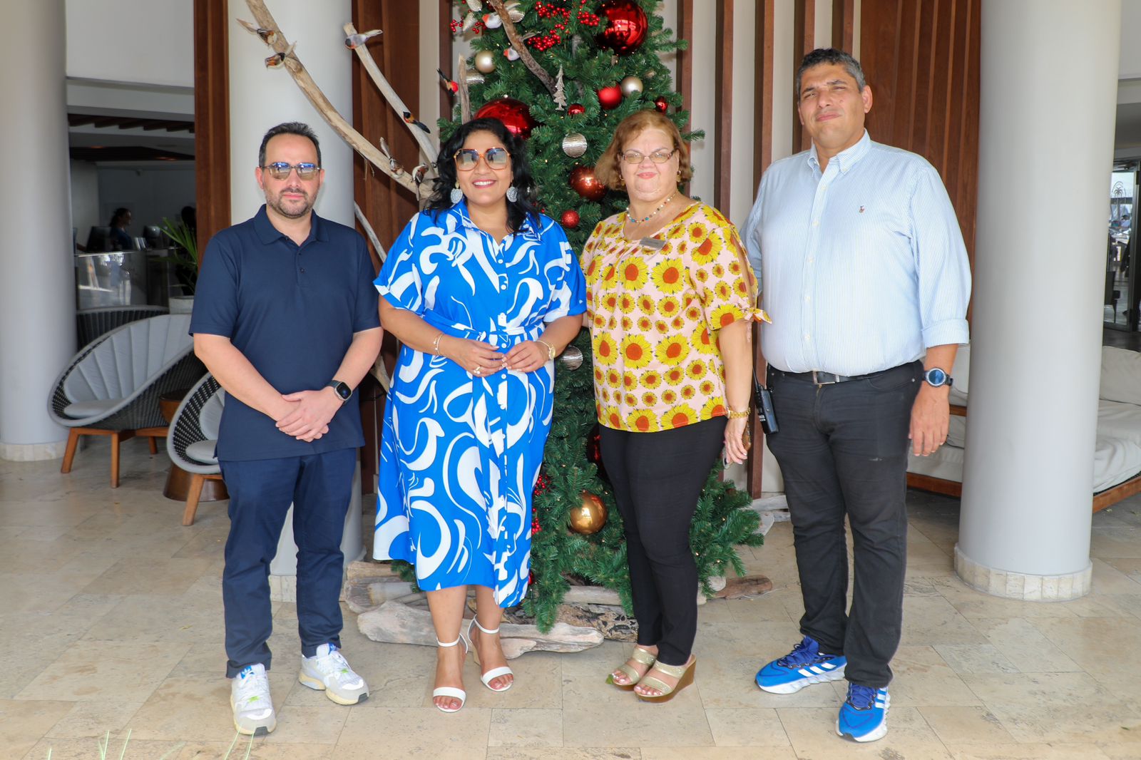 Minister Maduro Di Finansa Ta Gradici Staf Y Personal Di Departamento Di Impuesto Pa Nan Trabou Haci Na Bienestar Di Aruba Den Aña 2023 166 Dimp 11 1