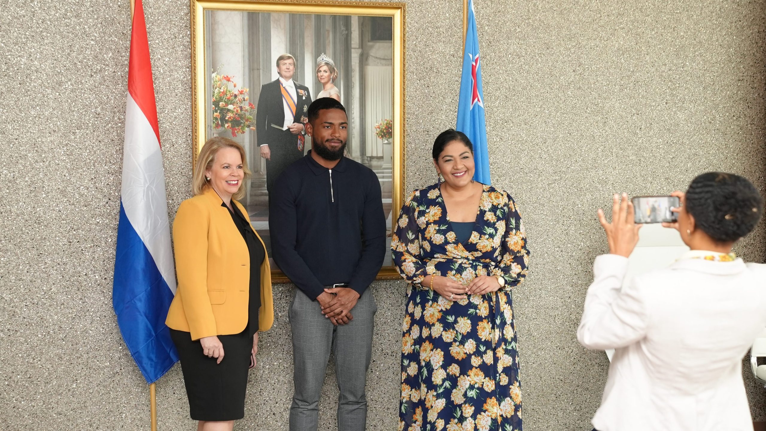 Prome Minister A Ricibi Bishita Di Mas Di 30 Studiante Di De Haagse School Na Den Haag 166 Haagse School1 Scaled