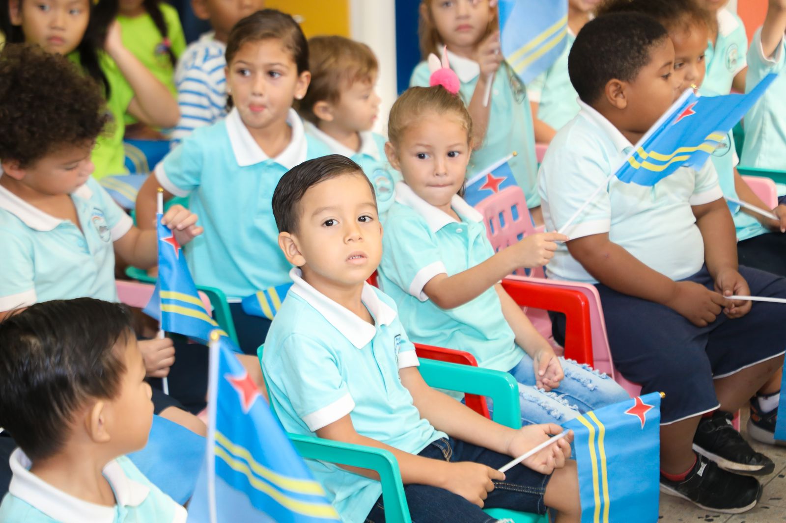 En Conexion Cu Dia Di Betico: Minister Maduro A Bishita Maria Goretti College Y Ayo Kleuterschool 166 Minfic A Bishita Maria Goretti College Y Ayo Ks 010