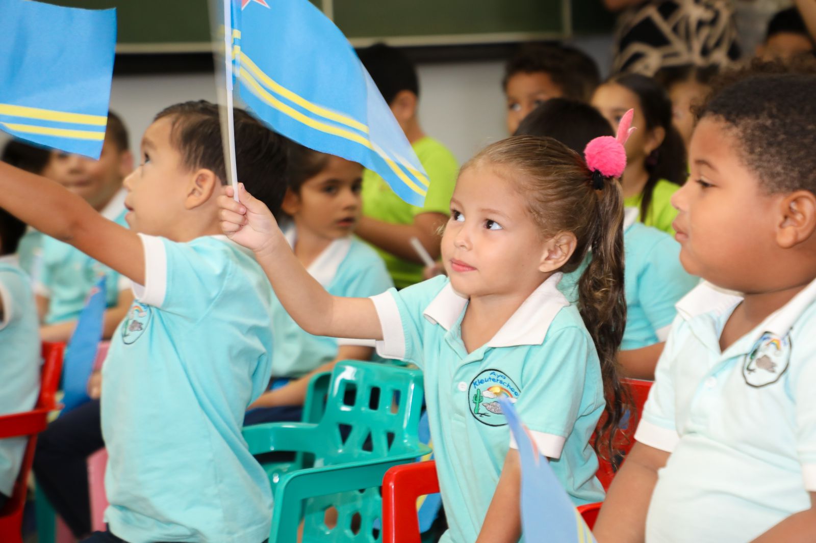 En Conexion Cu Dia Di Betico: Minister Maduro A Bishita Maria Goretti College Y Ayo Kleuterschool 168 Minfic A Bishita Maria Goretti College Y Ayo Ks 011