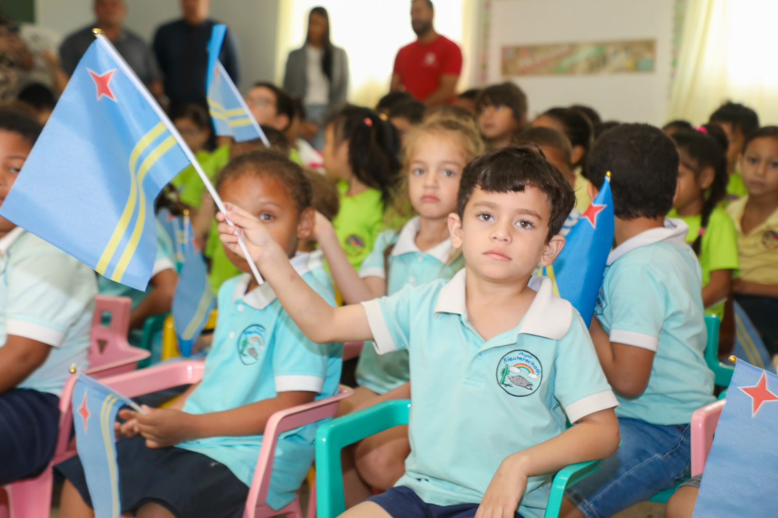 En Conexion Cu Dia Di Betico: Minister Maduro A Bishita Maria Goretti College Y Ayo Kleuterschool 162 Minfic A Bishita Maria Goretti College Y Ayo Ks 013