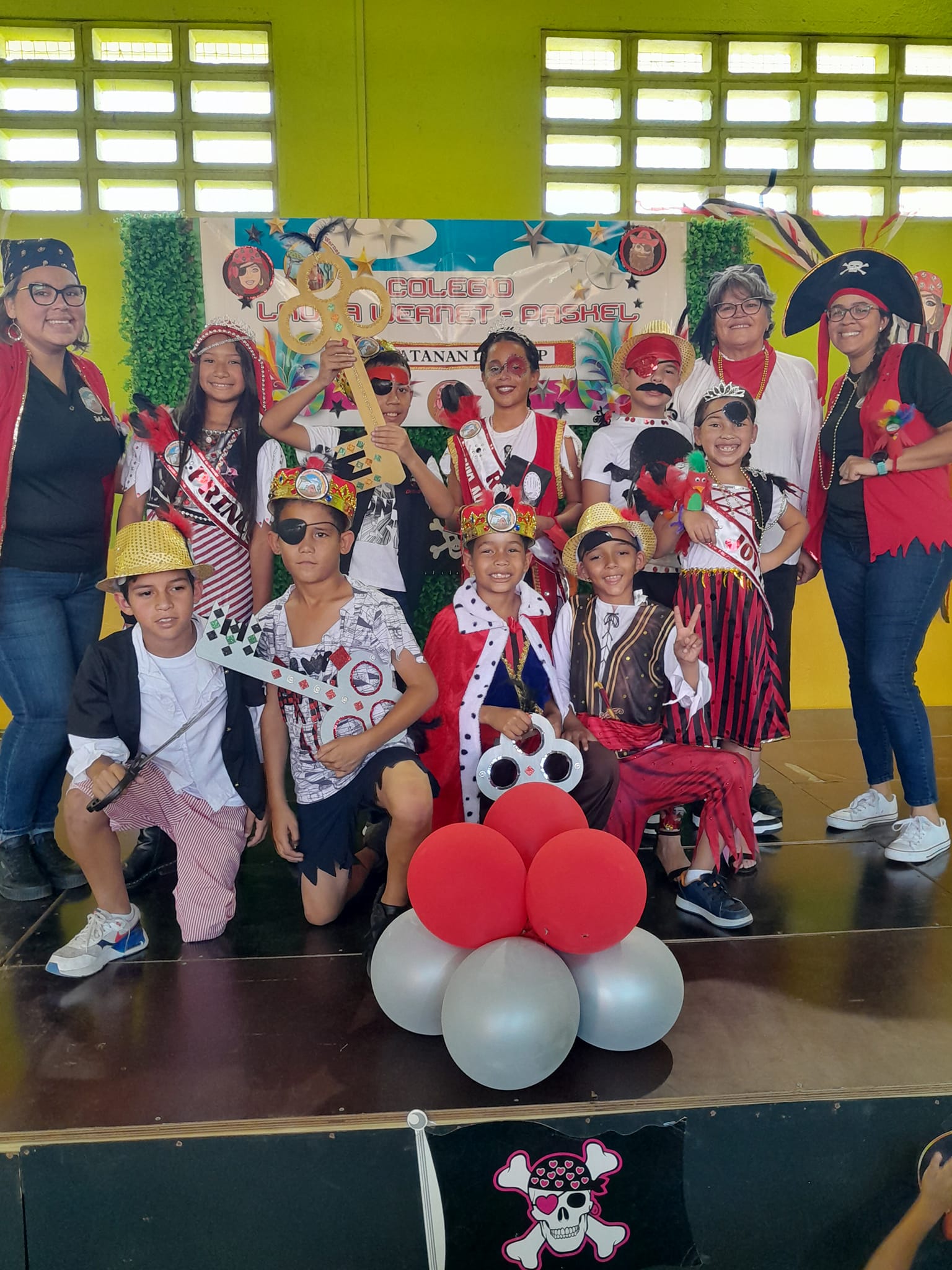 Parada Di Carnaval Di Colegio Laura Wernet Paskel.3