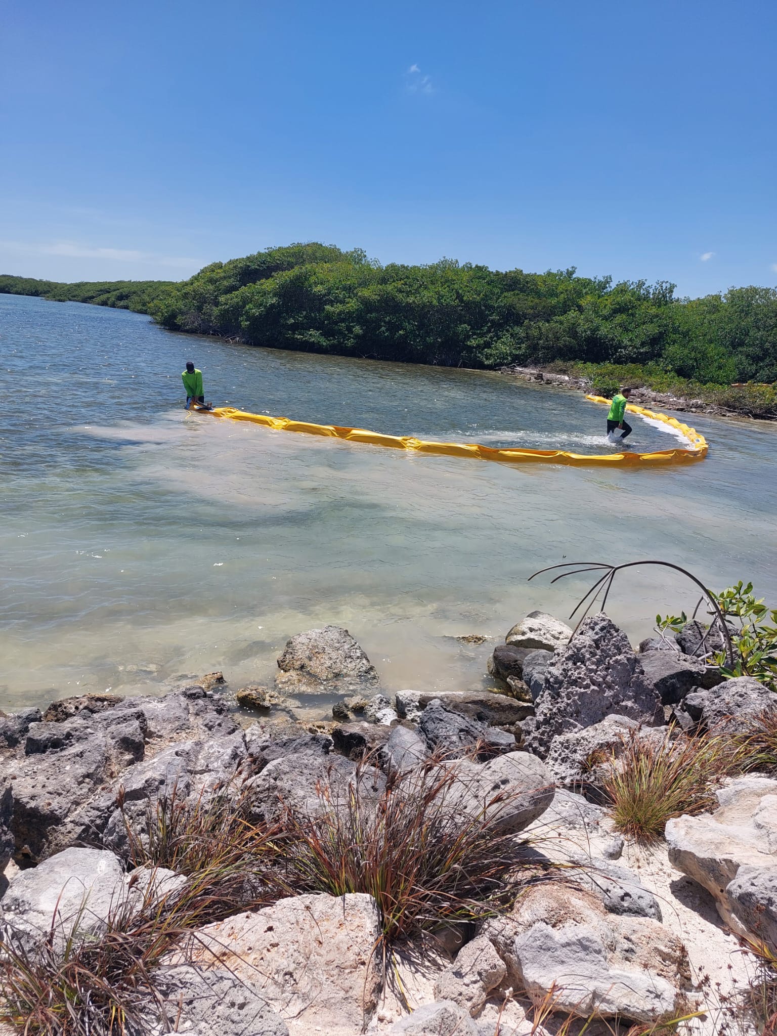 A Konstata Kontaminashon Ku Petroleo Den Awanan Di Sorobon Lac I Lagun.22