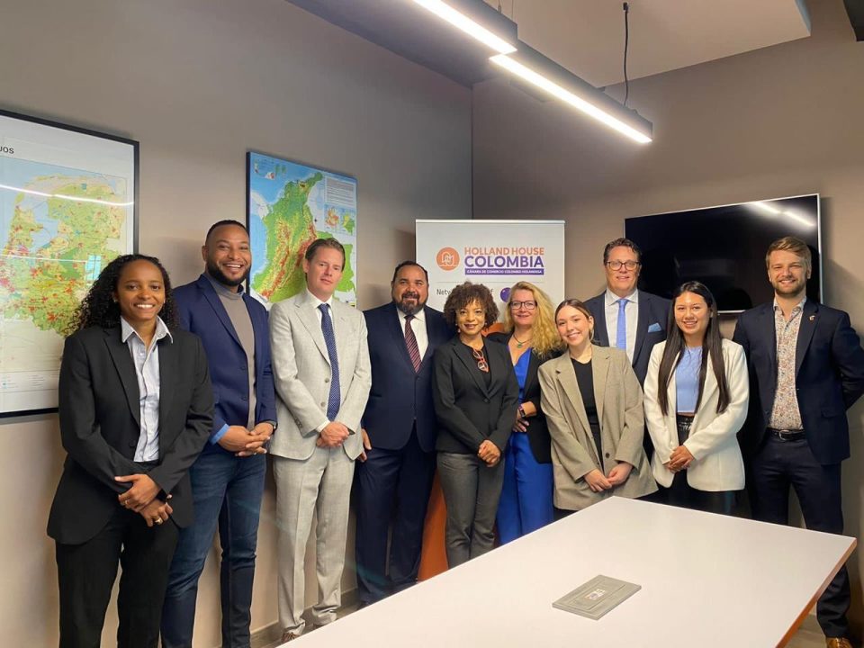 Delegashon Di Boneiru A Biaha Pa Colombia Ku Un Mishon Komersial 1