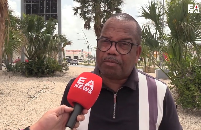 Muhe Y Homber Caribe Hulandes Ta Un Trofeo Di Beneficio Pa Nacionalidadnan Den Region Latino