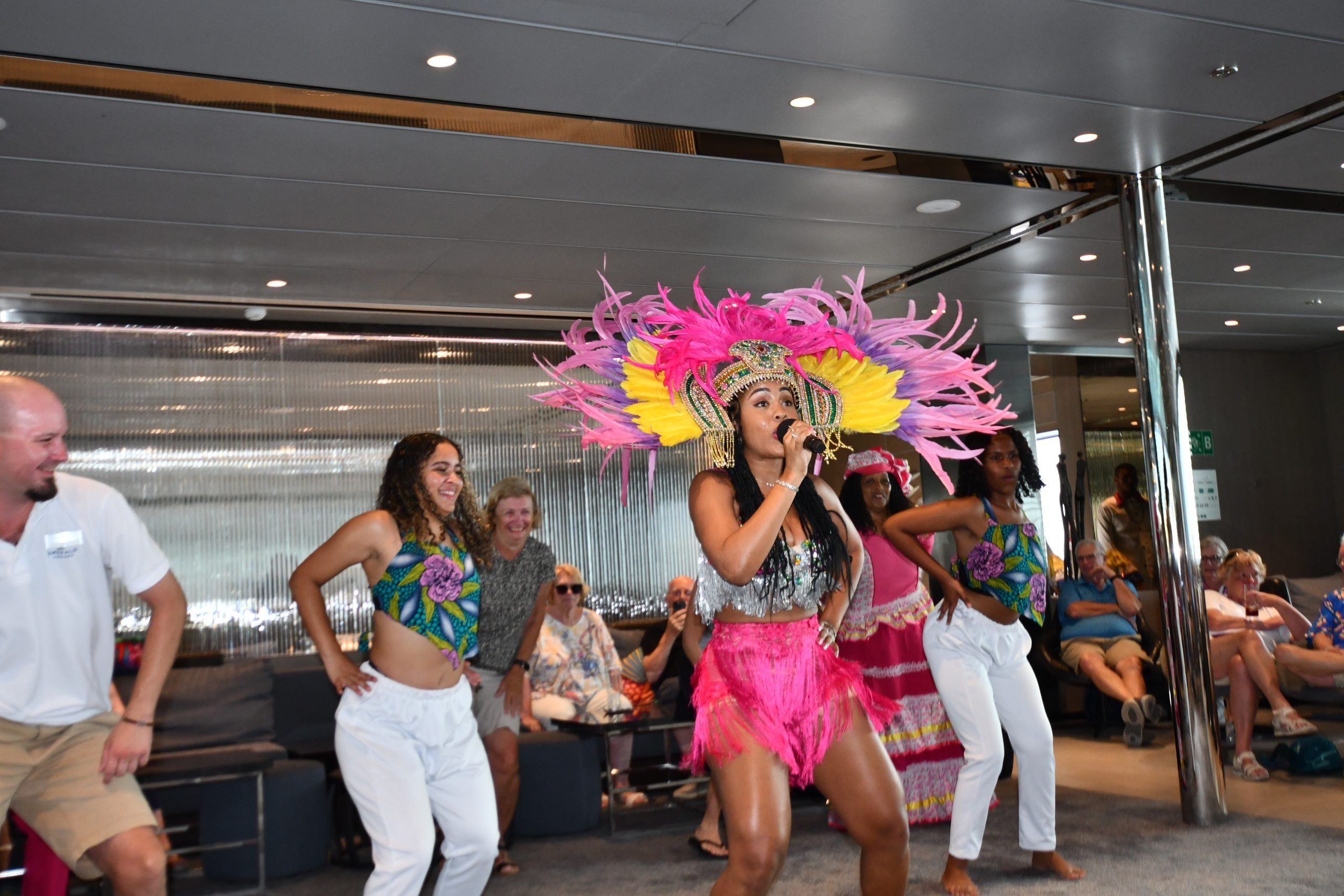 Tourism Corporation Bonaire A Organisa Presentashon Eksklusivo Di Semii Marten Na Okashon Di E Prome Bon Bini Pa E Yate Emerald Azzura Na Boneiru Scaled
