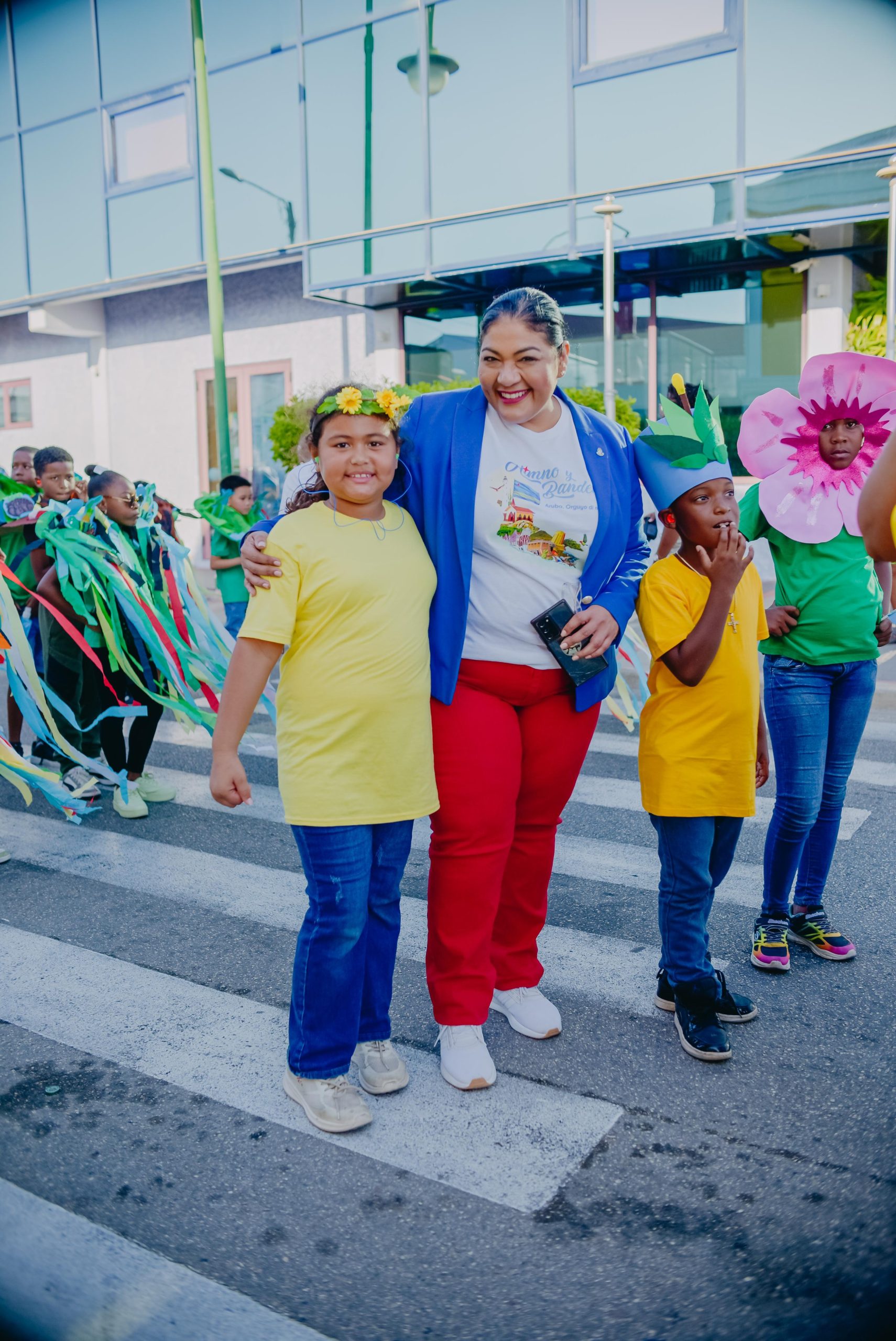 Minister Xiomara Maduro A Presencia E Marcha Cultural Di St. Paulus School 164 2024 Hb Parada Paulus School 05 Scaled