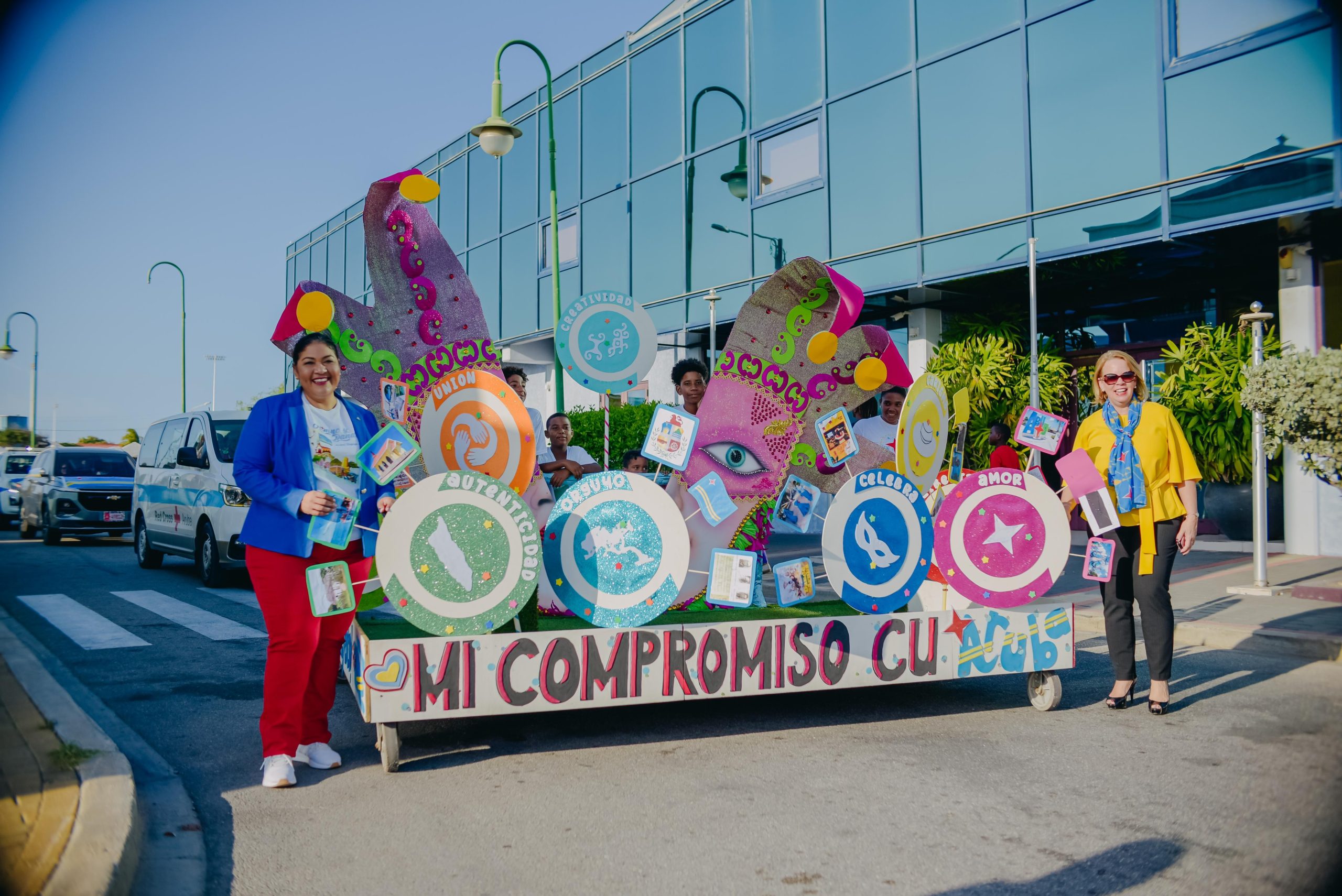 Minister Xiomara Maduro A Presencia E Marcha Cultural Di St. Paulus School 169 2024 Hb Parada Paulus School 14 Scaled