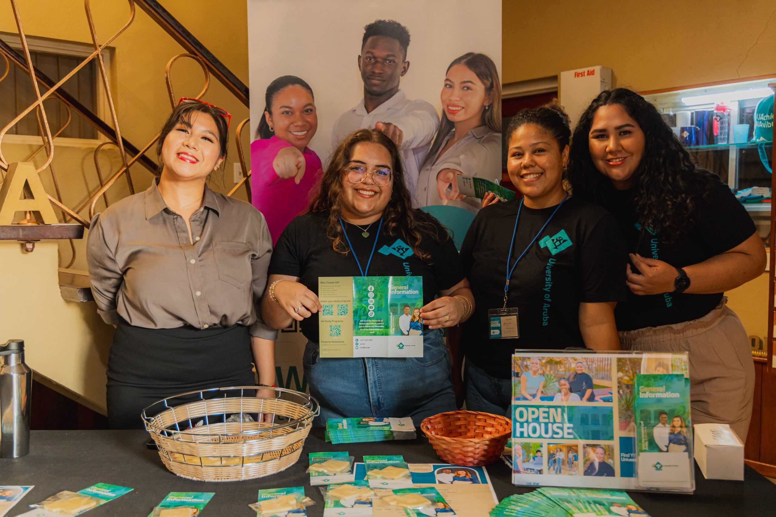 Multitud Grandi A Asisti Na E Open Dag Di Universidad Di Aruba Pa No Perde E Oportunidad Pa Sigui Nan Estudio Cu Universidad 162 Multitud Grandi A Asisti Na E Open Dag Di Universidad Di Aruba Pa No Perde E Oportunidad Pa Sigui Nan Estudio Cu Universidad Scaled