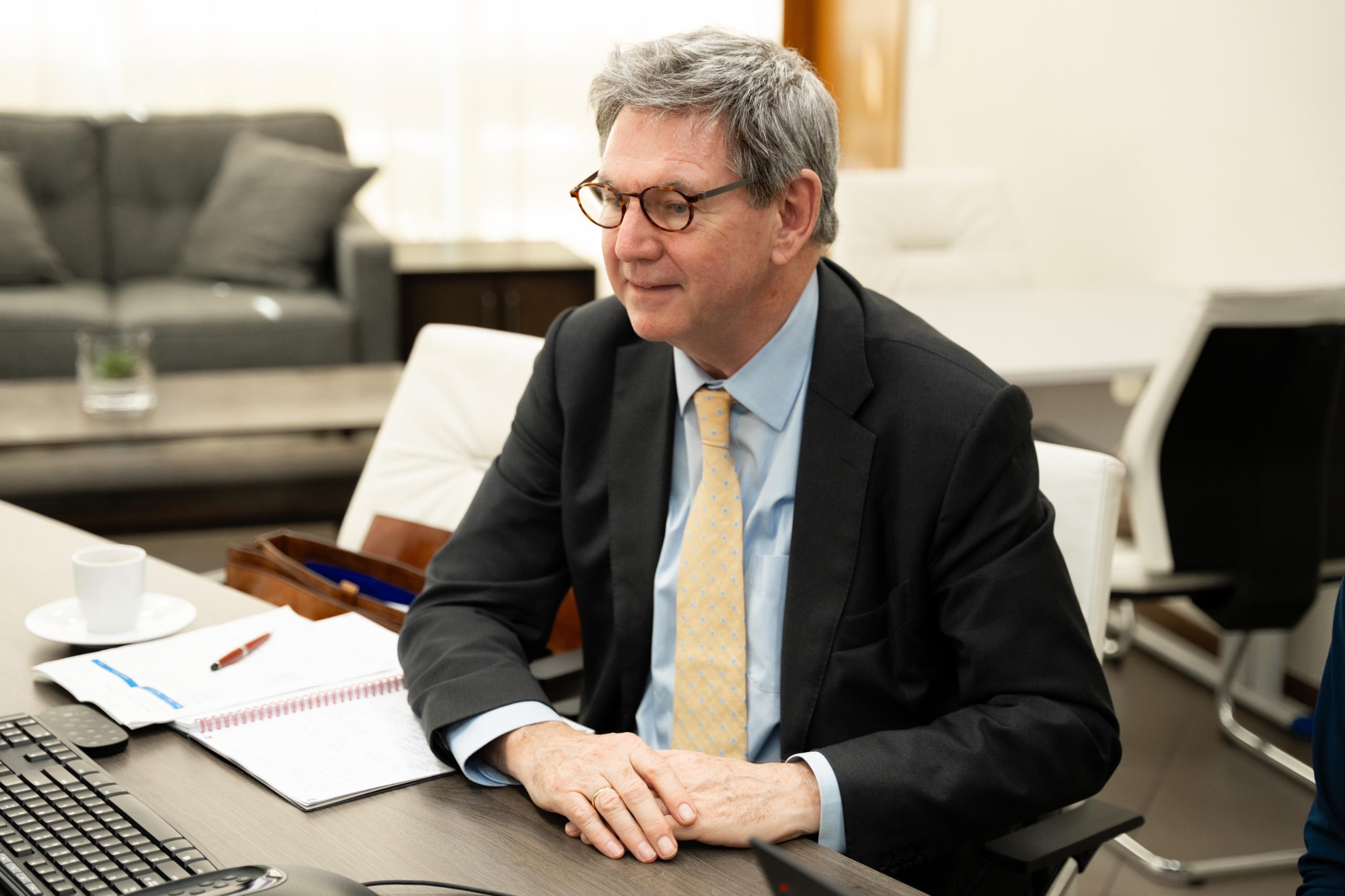 Minister Maduro Di Finansa A Ricibi Bishita Di Executive Director Di Imf Sr. Paul Hilbers 164 Bishita Di Executive Director Di Imf Paul Hilbers 02 Scaled