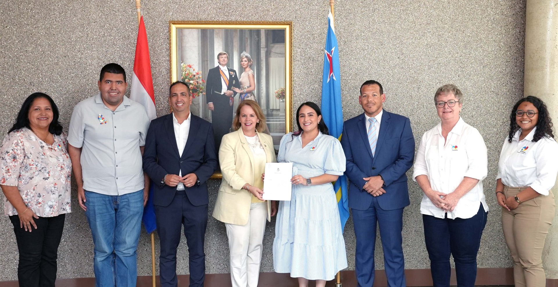 Presidente di fundacion autismo Aruba a reuni cu prome minister - EA ...