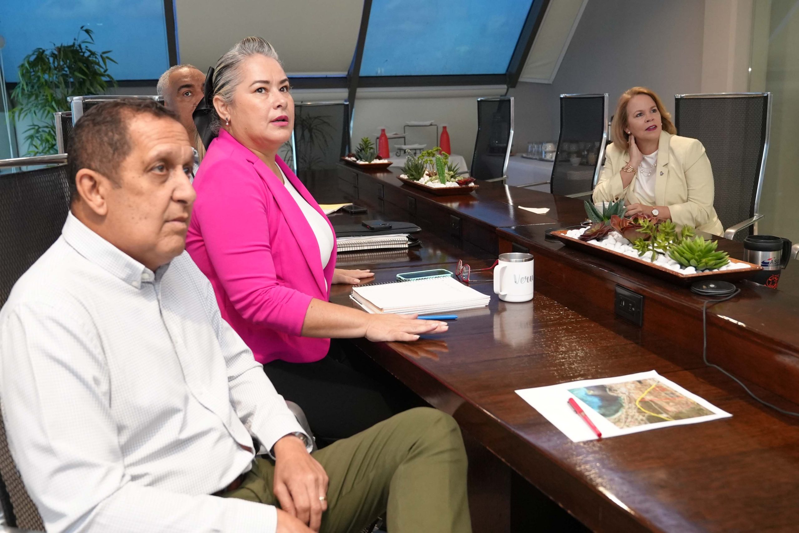 Prome Minister A Haci Un Recorido Riba E Tereno Di Refineria Di Aruba 162 Mp Pr Recorido Refineria Di Aruba Rda 8 Scaled