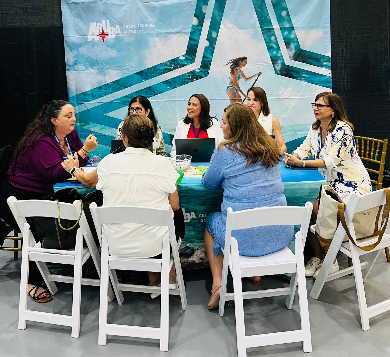 Aruba Presente Na E Di 42 Edicion Di Caribbean Travel Marketplace (Chta) 161 Meeting With Tour Operator Vacation