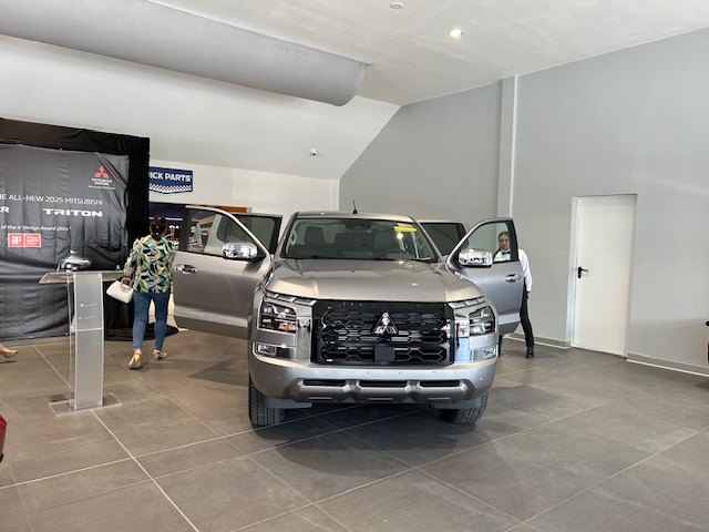 Yrausquin A Lansa Dos Modelo Nobo Outlander Sport Y Triton Ganado Di If Design Award 2024 171 Yrausquin 13