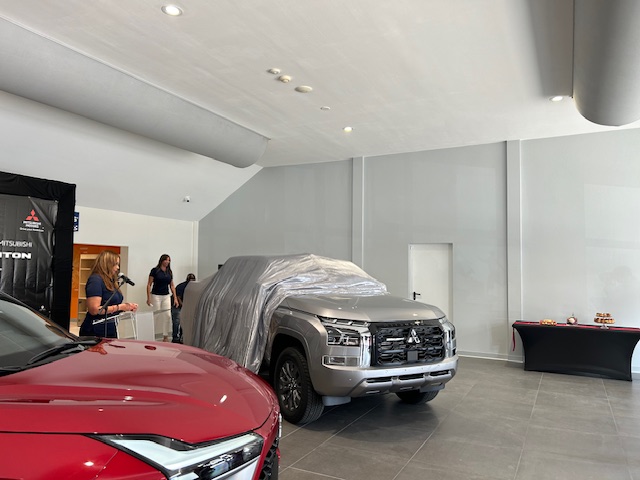 Yrausquin A Lansa Dos Modelo Nobo Outlander Sport Y Triton Ganado Di If Design Award 2024 164 Yrausquin 5