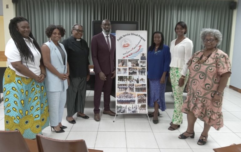 Fundashon Muhenan Uniforma Arma 2