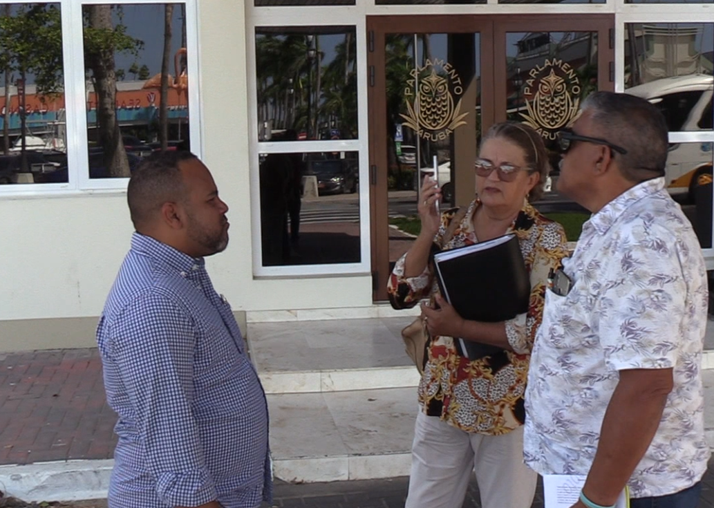 Oido Y Trato Di Comision Di Transporte Ta E Ehempel Cu Minister Ursell Arends Mester Implementa Den Su Maneho Como Mandatario Di Pais Aruba 161 Linda Orman Taxista 2
