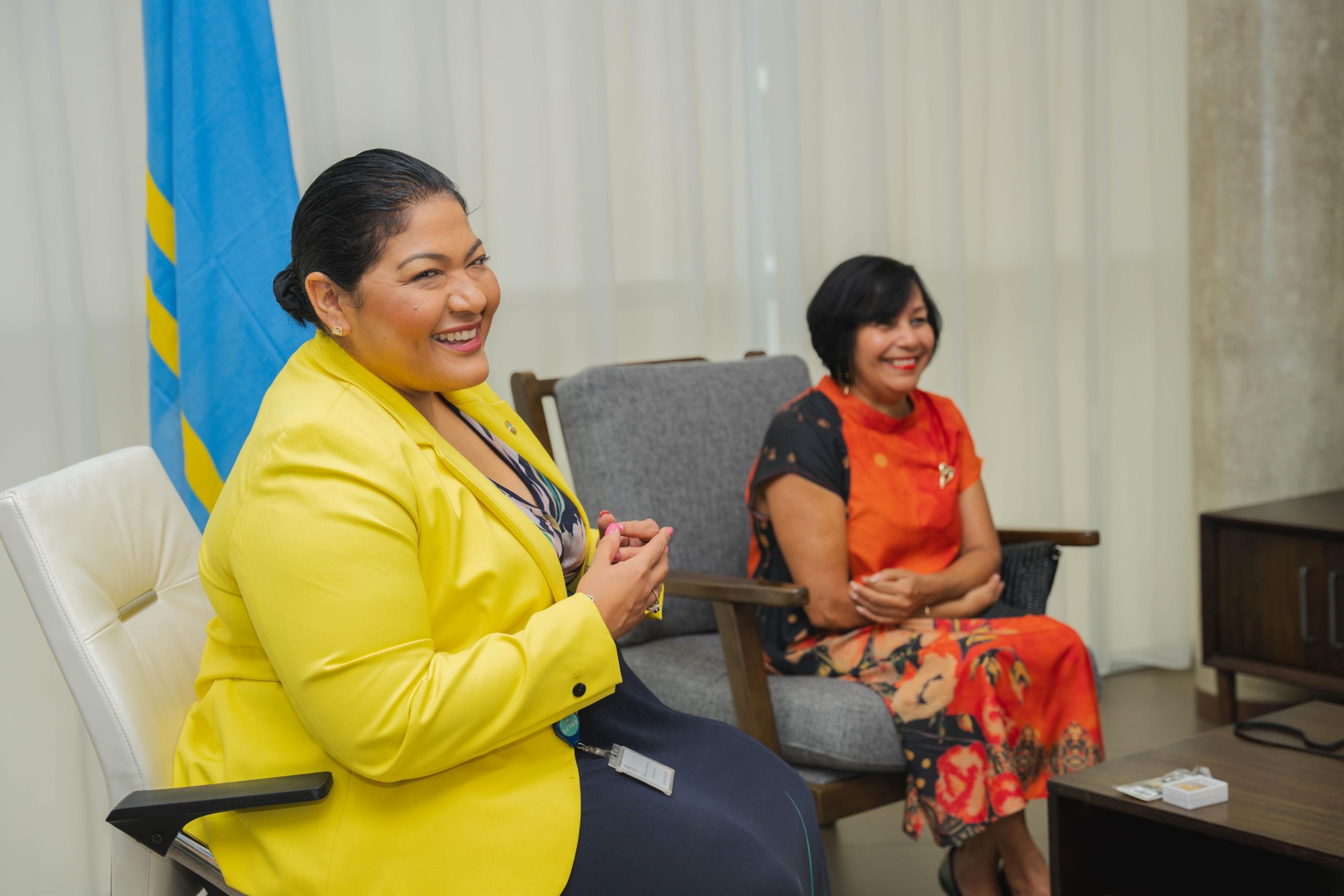 Minister Maduro Di Cultura Ta Felicita Pastoor Canuto 'Toti' Fuentebella Pa Su 25 Aniversario Como Pastoor Na Aruba 160 Minfic Pastoor 8 Scaled