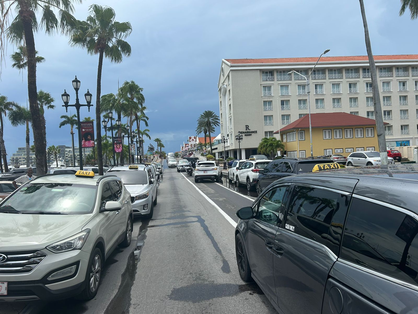 Taxistanan No Ta Contento Cu Decision Di Minister Ursell Arends A Presenta Un Maneho Y Ta Duna Espacio Di 2 Luna Pa Taxista Ahusta Cambionan Na Nan Vehiculo 160 Taxistanan Ta Rabia 3