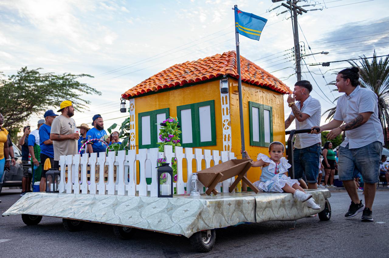 Aruba Bank Ta Celebra Cultura Hunto Cu Bazjan Durante Di Fin Di Siman 165 Aruba Bank Cultura 8